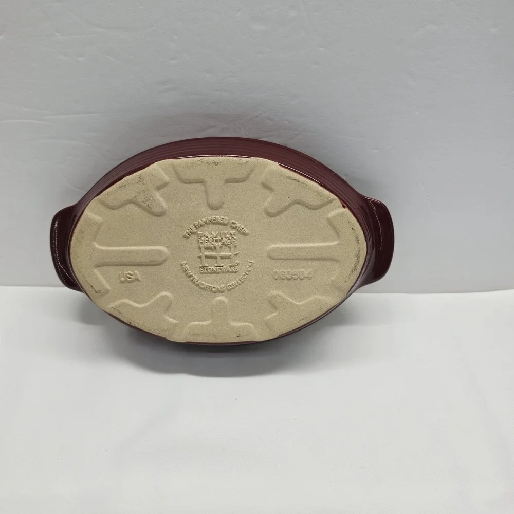 Pampered Chef Small Oval Baker Cranberry Family Heritage Tradition USA 9.75